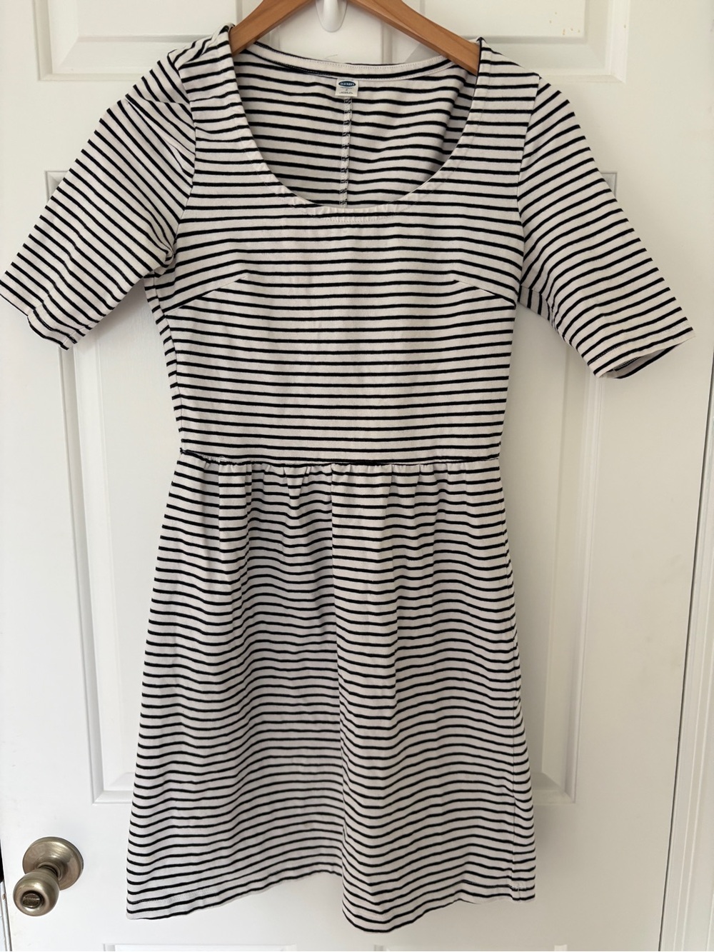 Old Navy Small Black and White Striped Scoop-Neck Women’s Dress